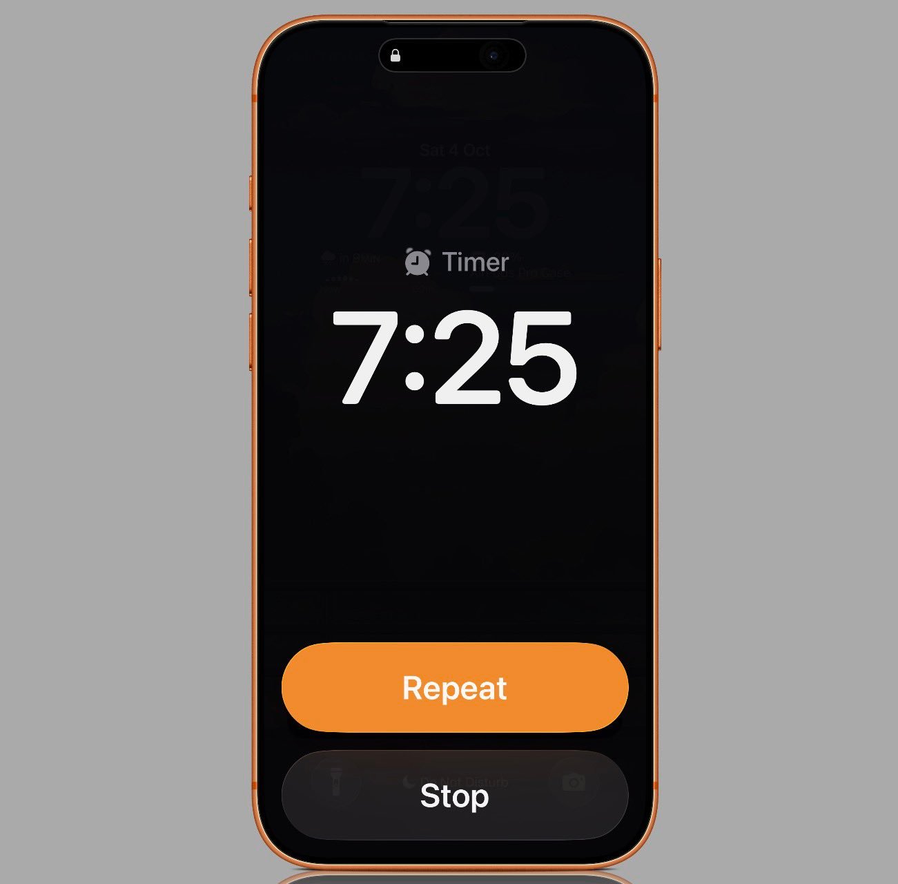 iOS这种大的闹钟提示页面很容易误触，有时候会误触延迟，有时候会直接关掉。新版本