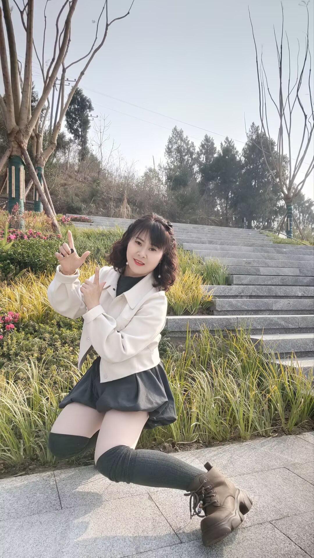 爱你的人，总怕给你的不够多，不爱你的人，总是心疼你要的太多