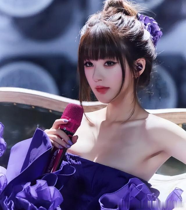 面相变了只是开胃菜！27岁赵露思背后男人被扒，难怪没人敢惹她 