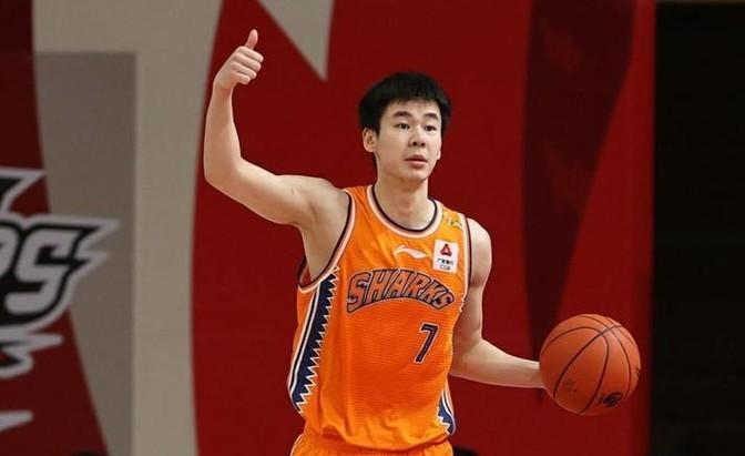 中国男篮控卫这十年也就赵睿郭艾伦还行，能在亚洲立得住，甚至到了世界杯范围不太吃亏