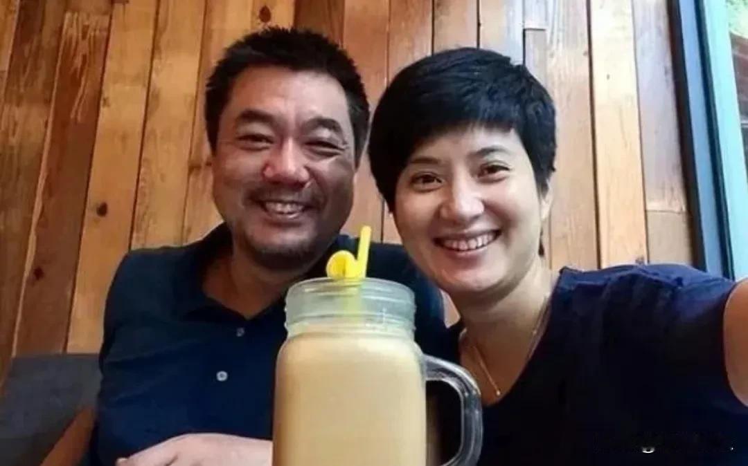 老戏骨董勇最近凭一段采访火出了圈！

不是因为新剧，也不是因为拿奖，而是因为——