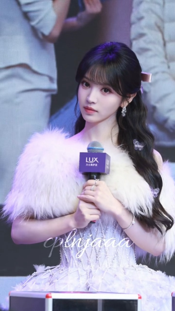 田曦薇  小田好甜啊🍬 完全就是花仙子🧚🏻♂️ 