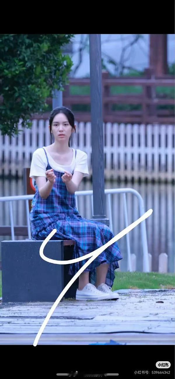 《潮热雨季未解之谜》通告单出来了。周也，胡先煦排名不分先后，按姓氏笔画排序，也符
