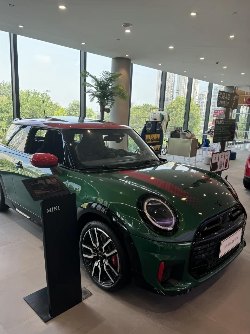 电动MINI ACEMAN JCW，二十三万起的小型纯电性能车，调校运动，转向灵
