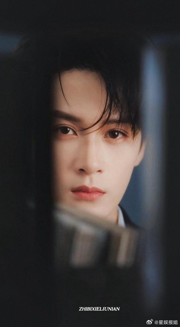 檀健次才是真正的高精力人群 十月进组前的短暂休息，他也全用来陪妈妈、开直播、练体