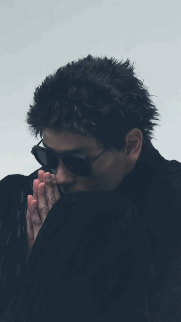 蒋奇明日漫栗子头  蒋奇明的每一次出现和亮相都带给我们全新的看点，这样的栗子头有