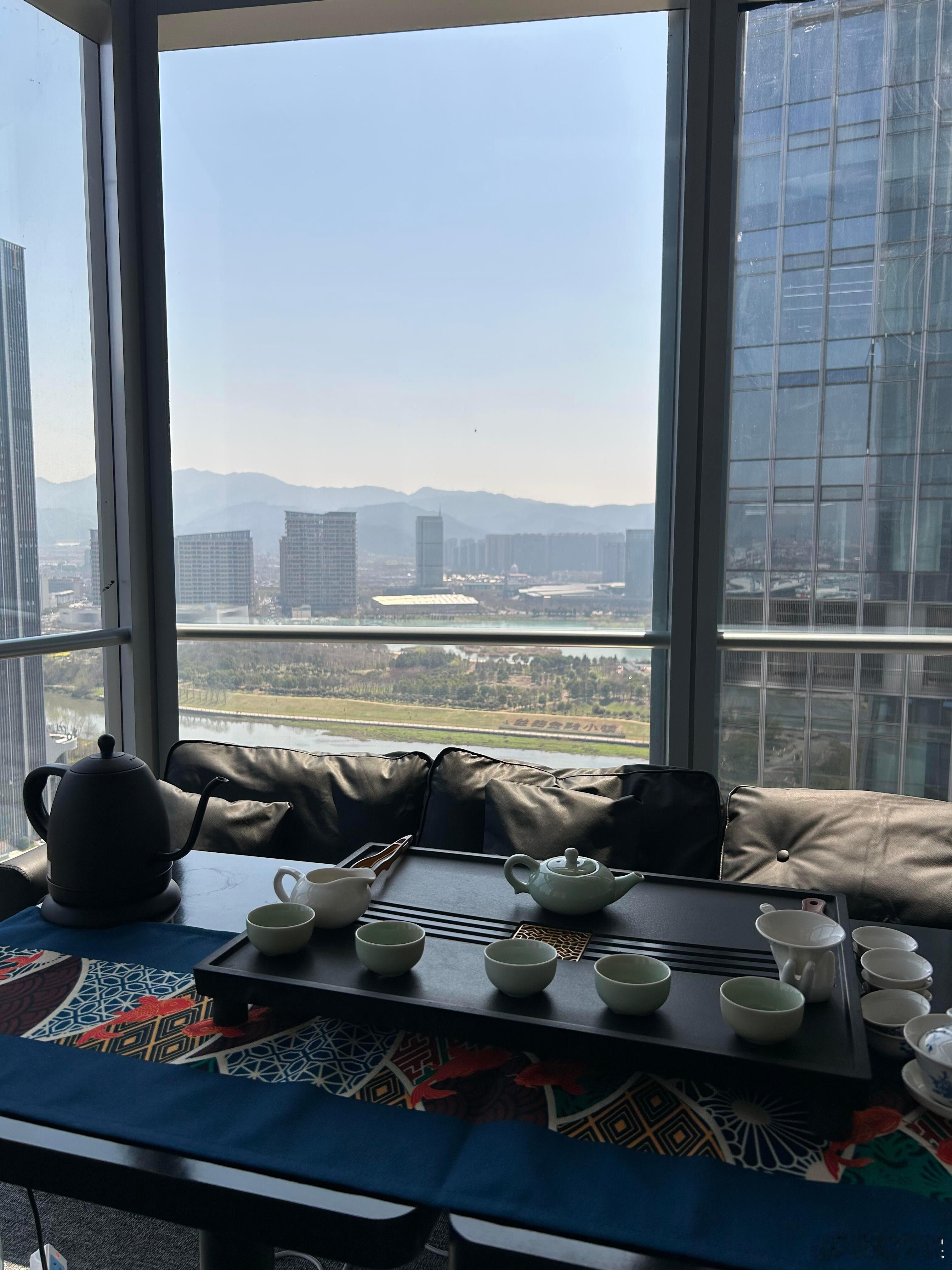边喝茶边谈百万项目是什么体验？ 