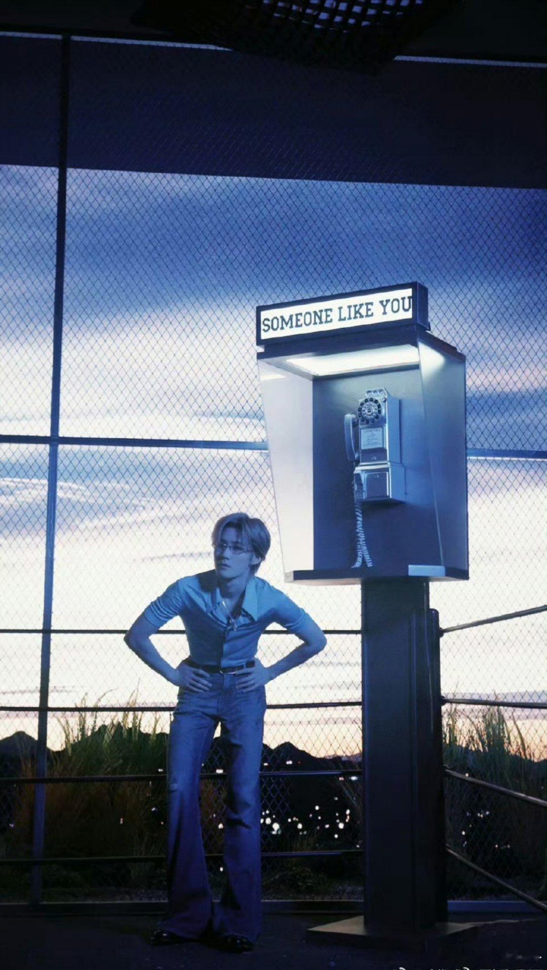 网易谈心社认证「漫画走出的冷冽银狐」！浅灰渐变 + 狼尾剪裁，野性潮流值拉满，无