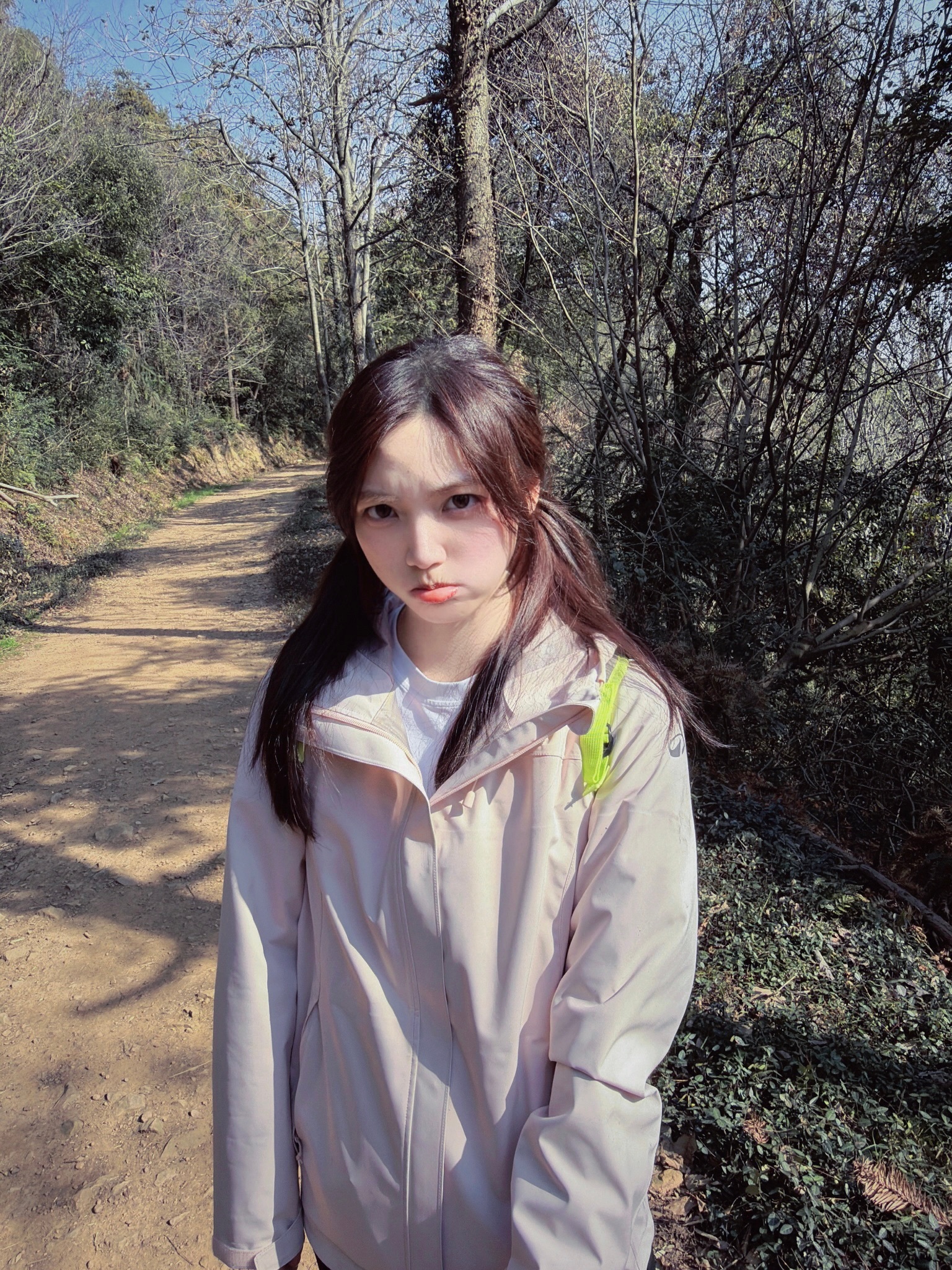 此女徒步依旧烂尾中…日常日常分享