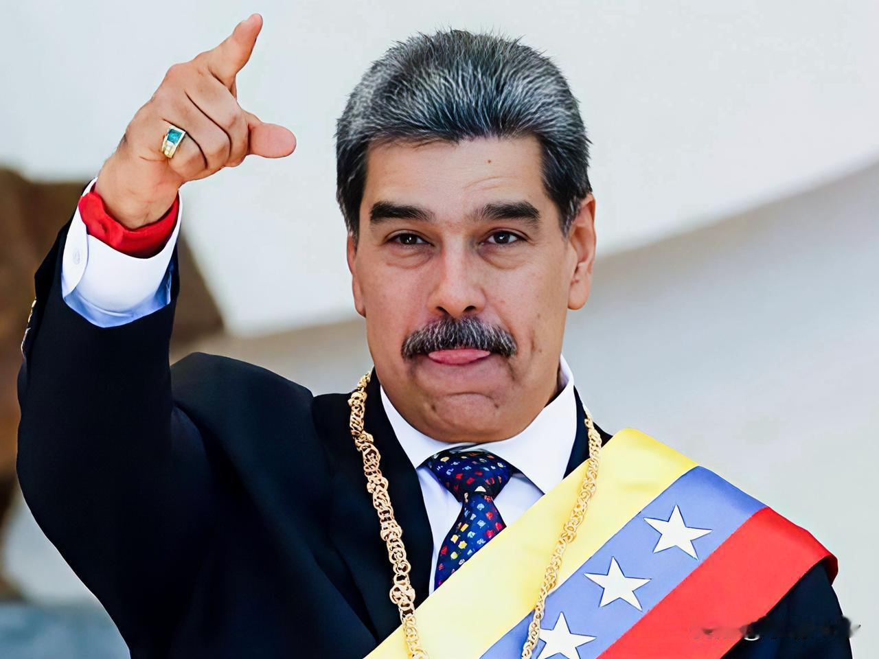 马杜罗不是萨达姆，就是被绑架到美国，估计也死不了！因为，马杜罗是犹太人血统，自有