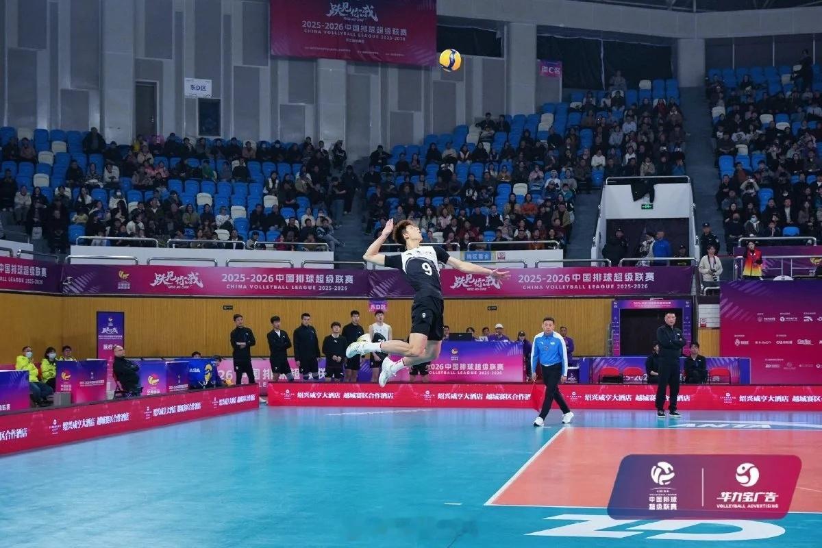 据南京媒体报道，吴昊泽因为在升降级赛首战中左腿膝盖副韧带断裂，本赛季报销！伤病猛