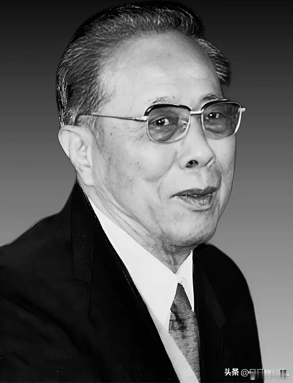 他用两颗“北斗”就完成了西方国家24颗卫星才能完成的任务！请你停留片刻向我们这位