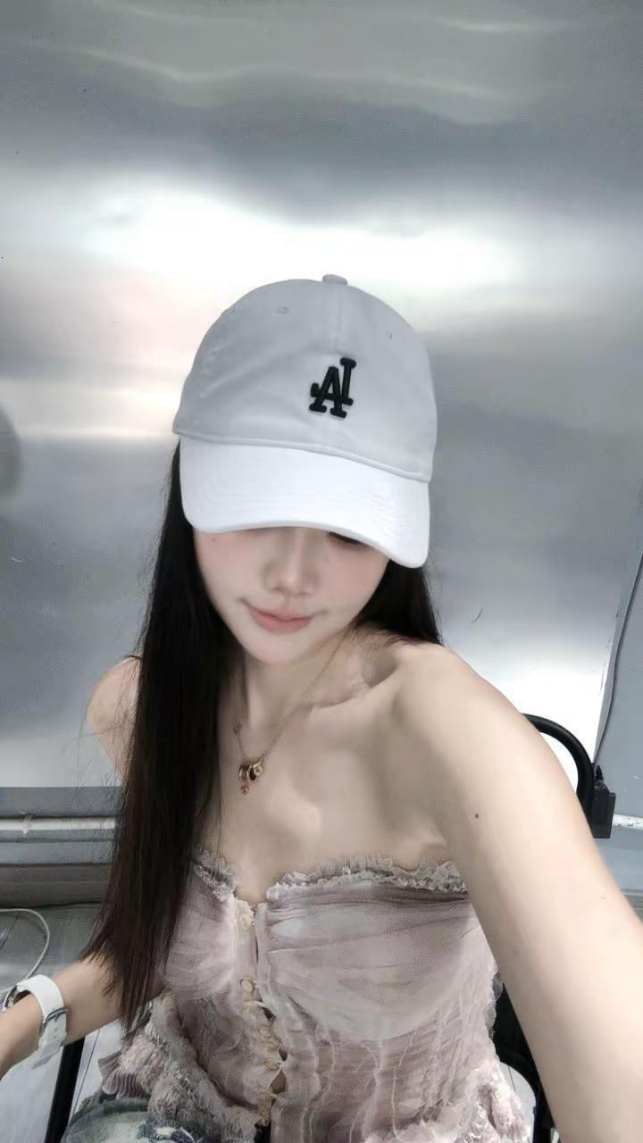 我的性格十分恶劣，但胜在脸实在太乖😋