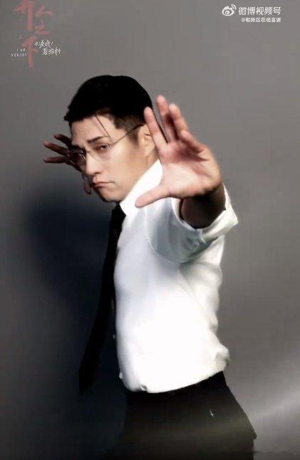 肖自在daddy级别  严屹宽的肖自在，简直就是daddy级别的巅峰之作！他的表