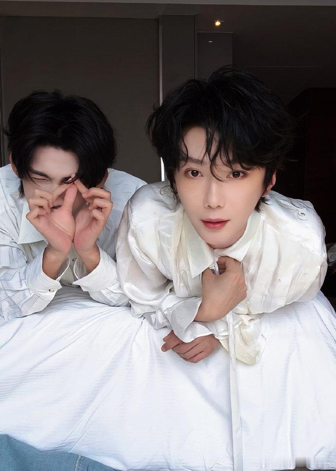 云旗郝熠然双人商务云旗郝熠然首个双人商务 云旗郝熠然首个双人商务 