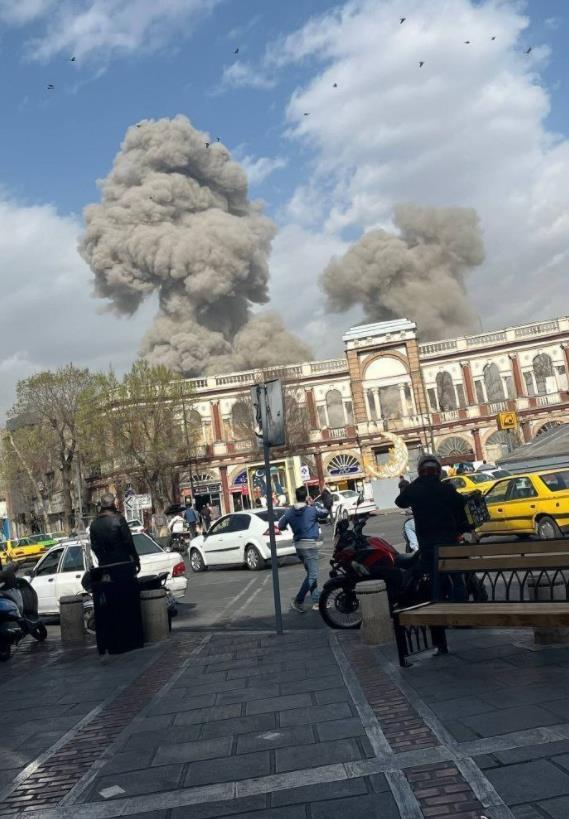 【“哈梅内伊不在德黑兰”】伊朗首都发生爆炸2026年2月28日，以色列国防部长卡