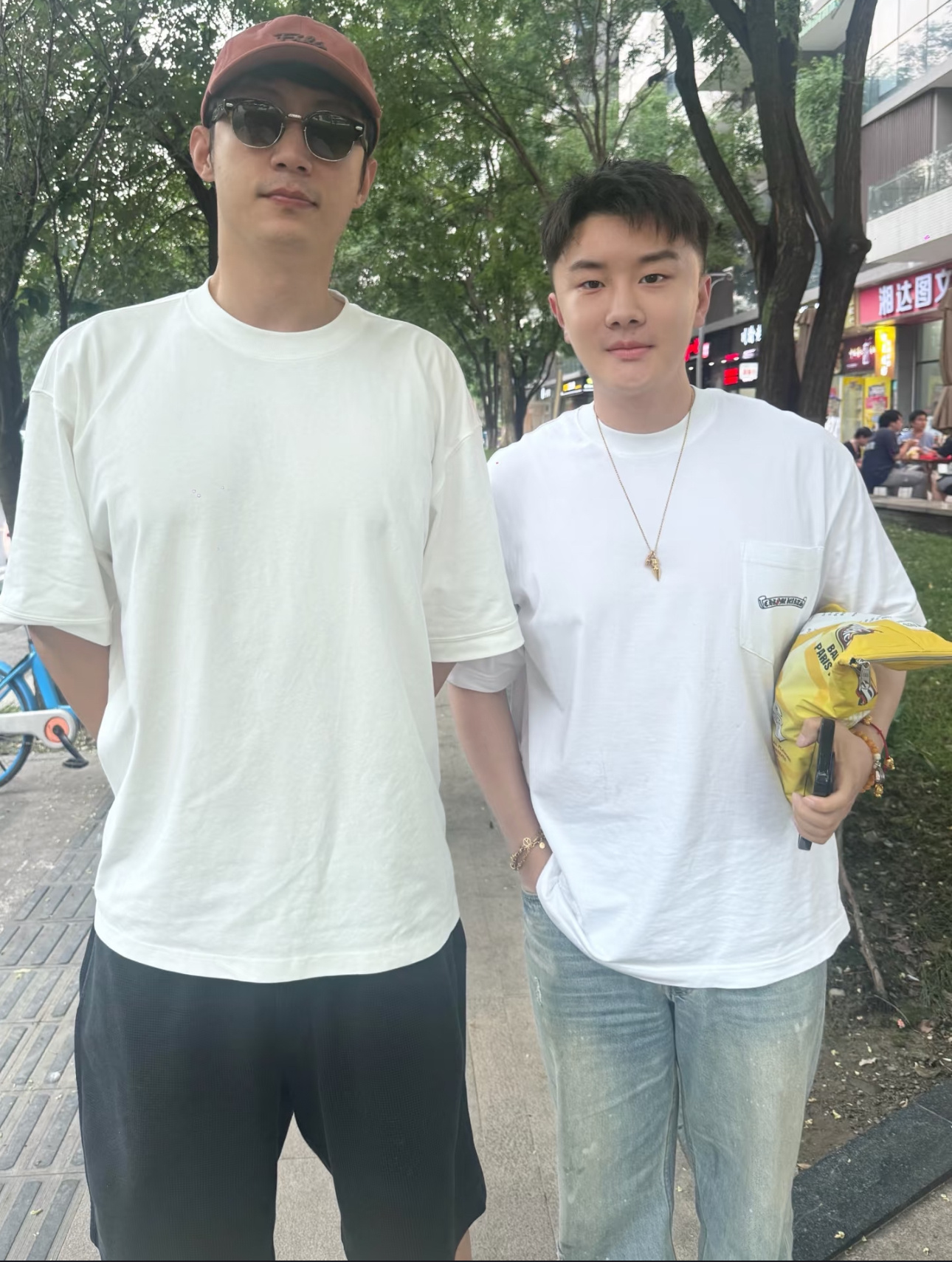 路人偶遇➕ ​​​