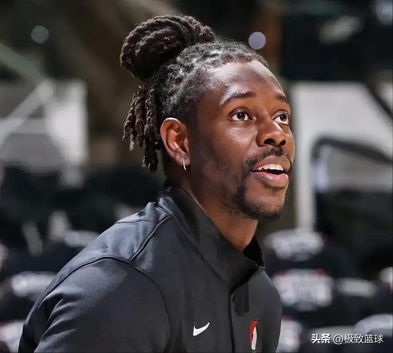 湖人机会来了！开拓者将霍乐迪摆上货架

据记者Brett Siegel报道，随着