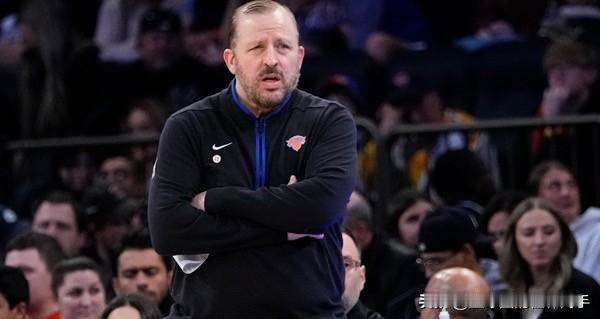 尼克斯考虑在第 3 场比赛中用米切尔·罗宾逊替换乔什·哈特首发


纽约尼克斯队