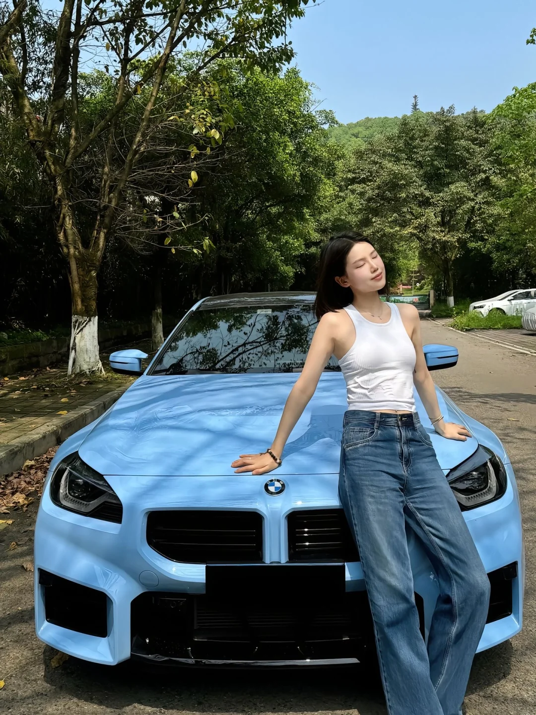 cool girl的车必须是赞德福特蓝