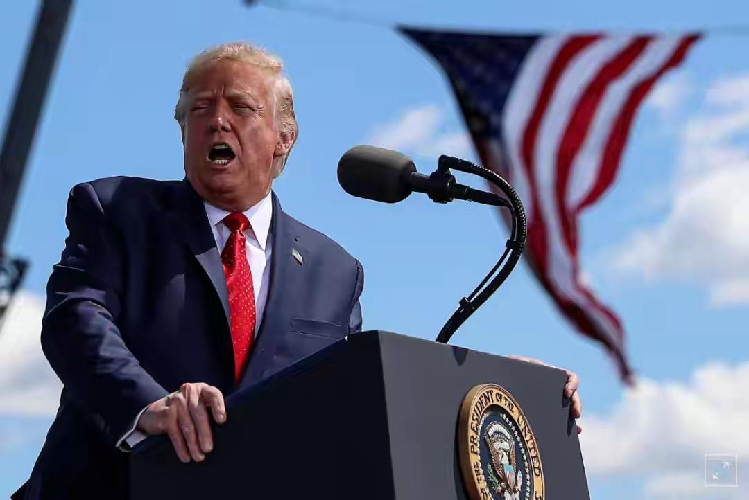 快讯！
中国突然出手了。
今天上午，北京方面释放明确信号：
近二十家涉台军售的美