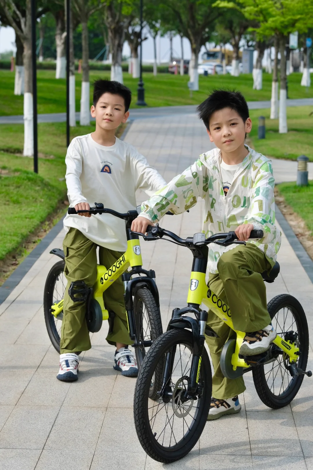 户外骑行🚴兄弟俩一起快乐追风！