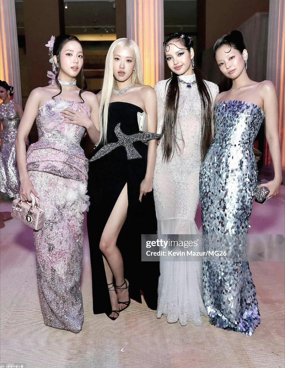 BLACKPINK同框 G社生图来了Lisa、Jennie、朴彩英、金智秀 
