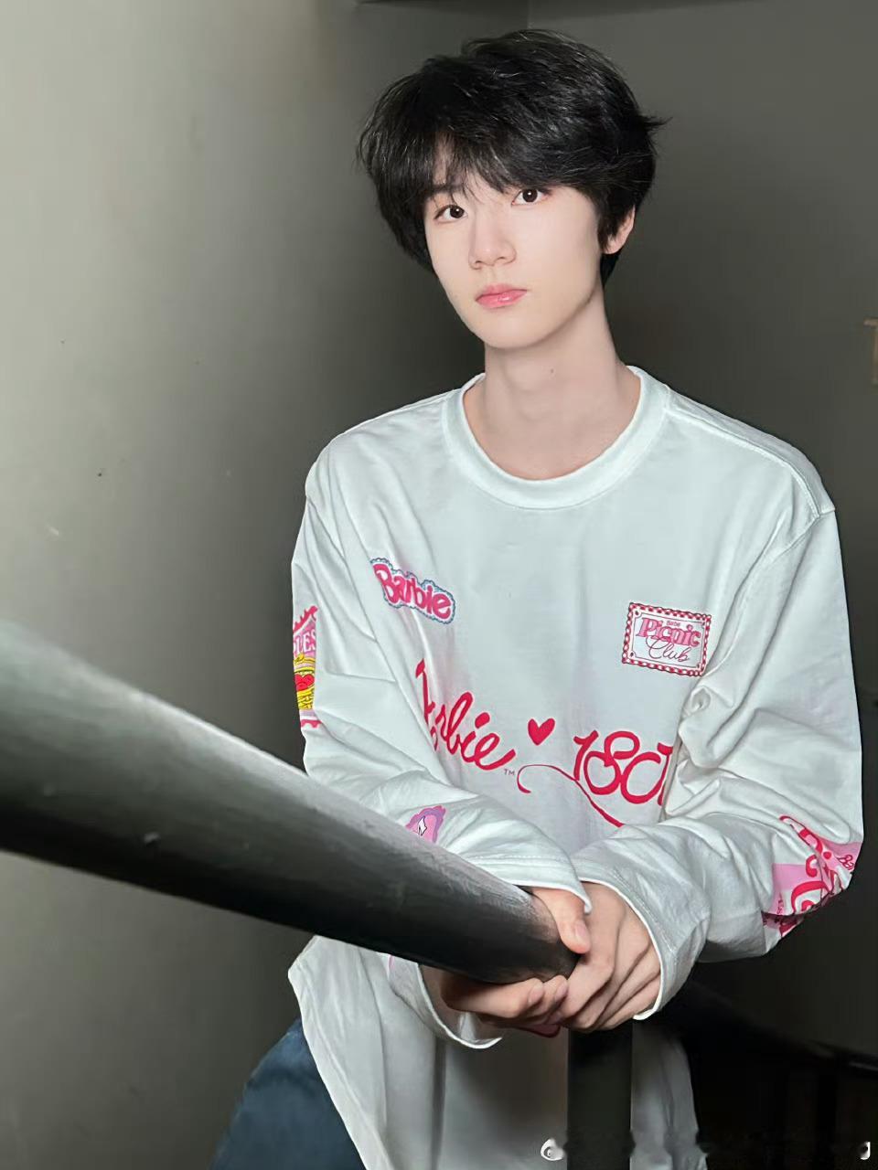 李煜东520戳脸照李煜东祝大家520快乐李煜东祝大家520快乐李煜东520营业照