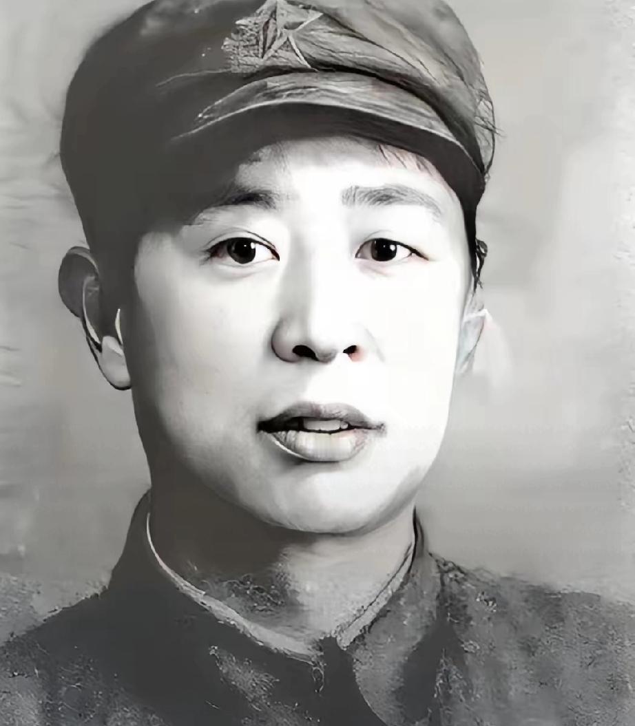 日军眼皮下的货郎担：
他靠一件蓝布褂智斗三年无人识破！

1944年的盐城街头，