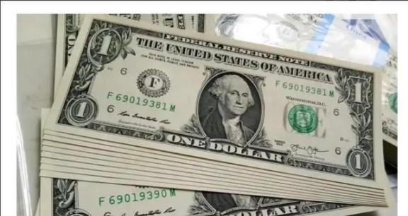 美国印钞还债了，各国急眼了，你兜里的钱能买啥？
如果美国突然印三十几万亿钞票还债