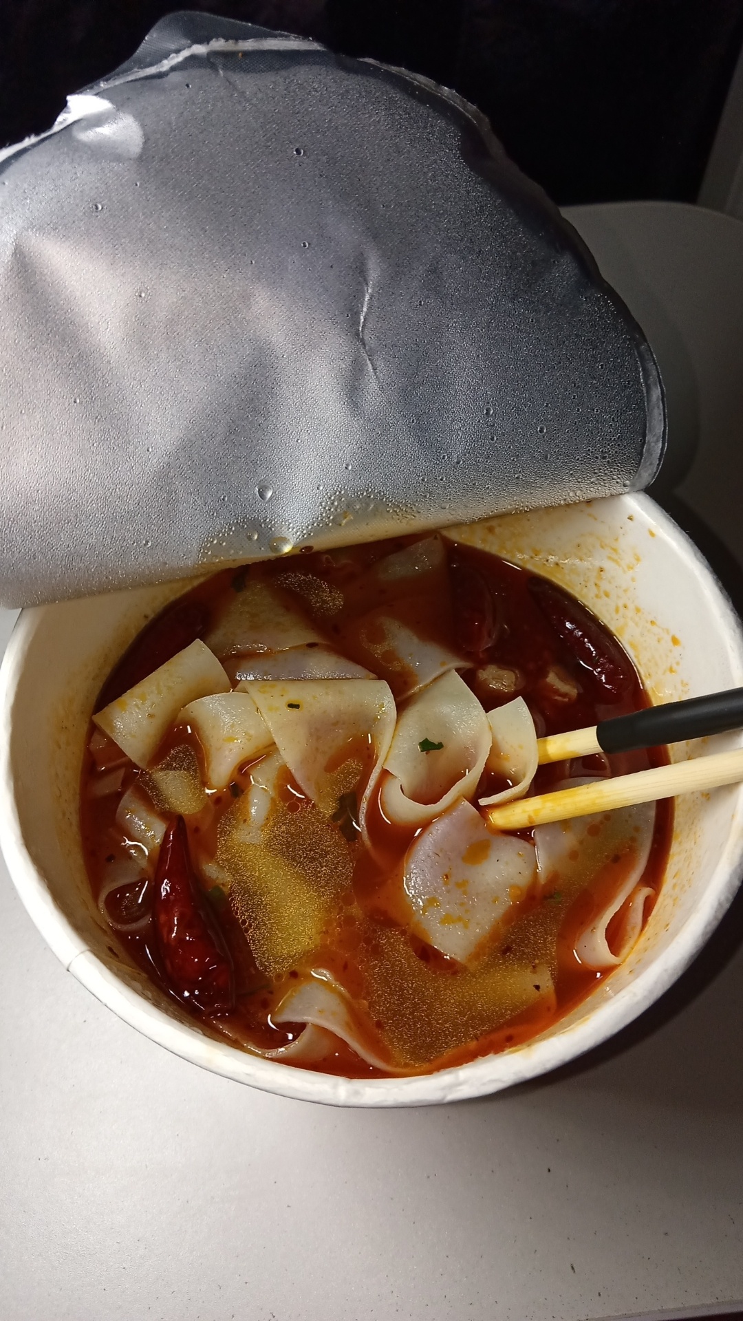 ……吃不吃！ 