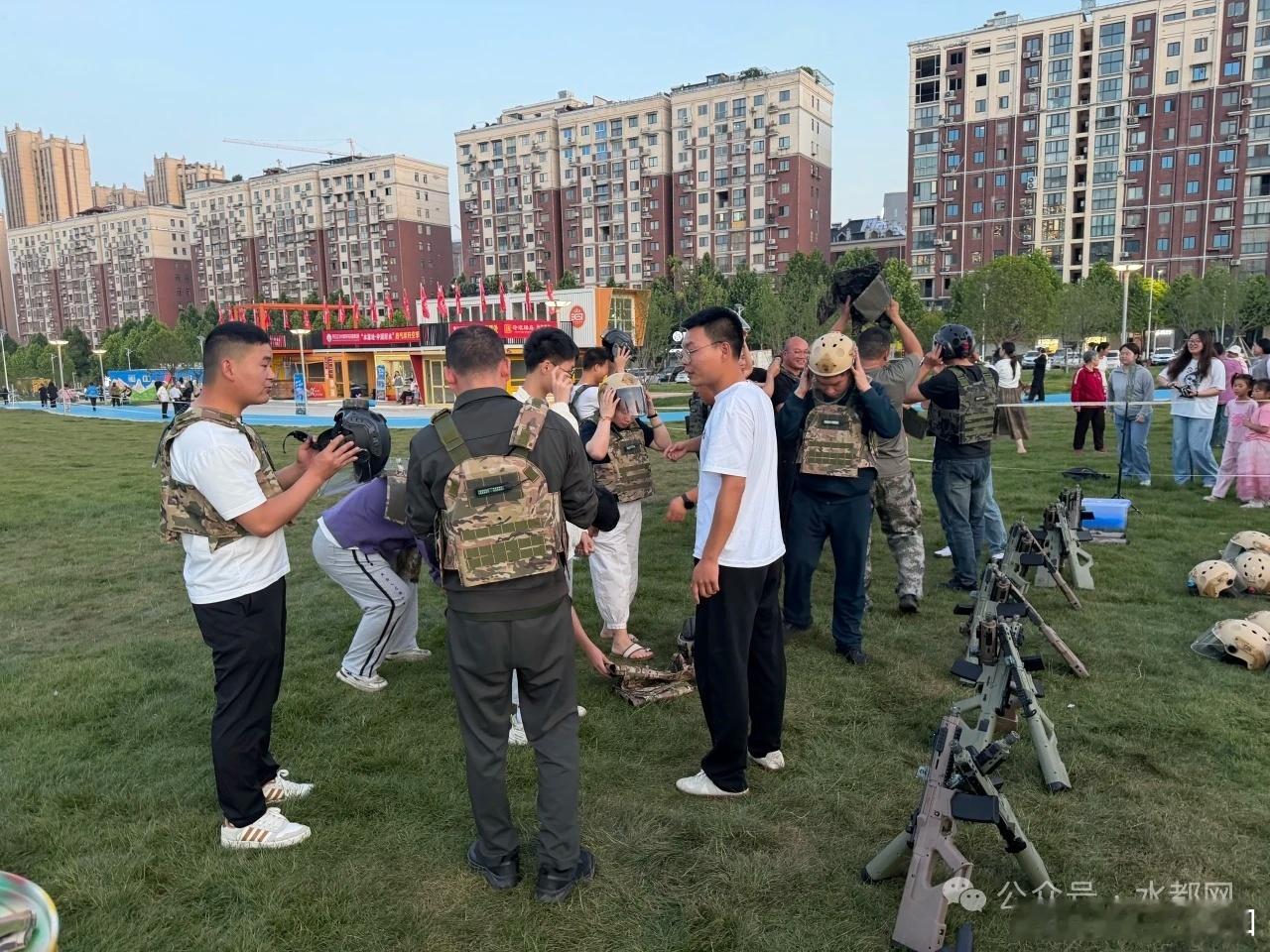 丹江口这场沉浸式体验超燃！ 5月9日均州精英联盟科技体验馆将国防教育课堂搬进丹江
