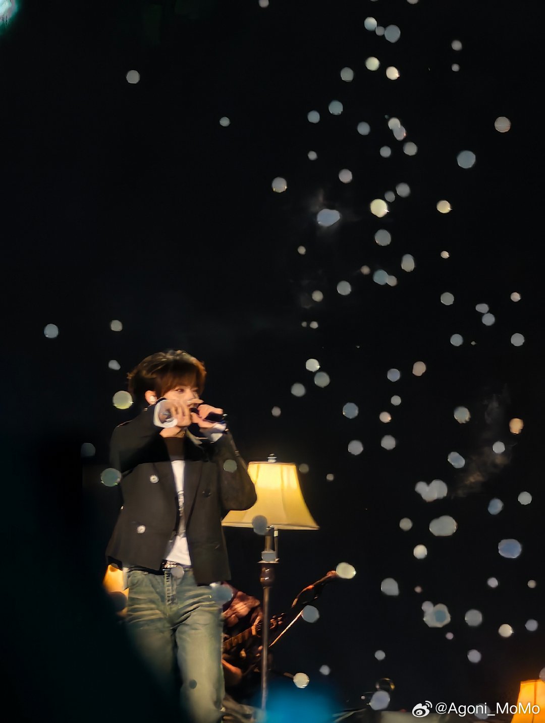 张子墨 彩带落下的瞬间 我许愿下次见 