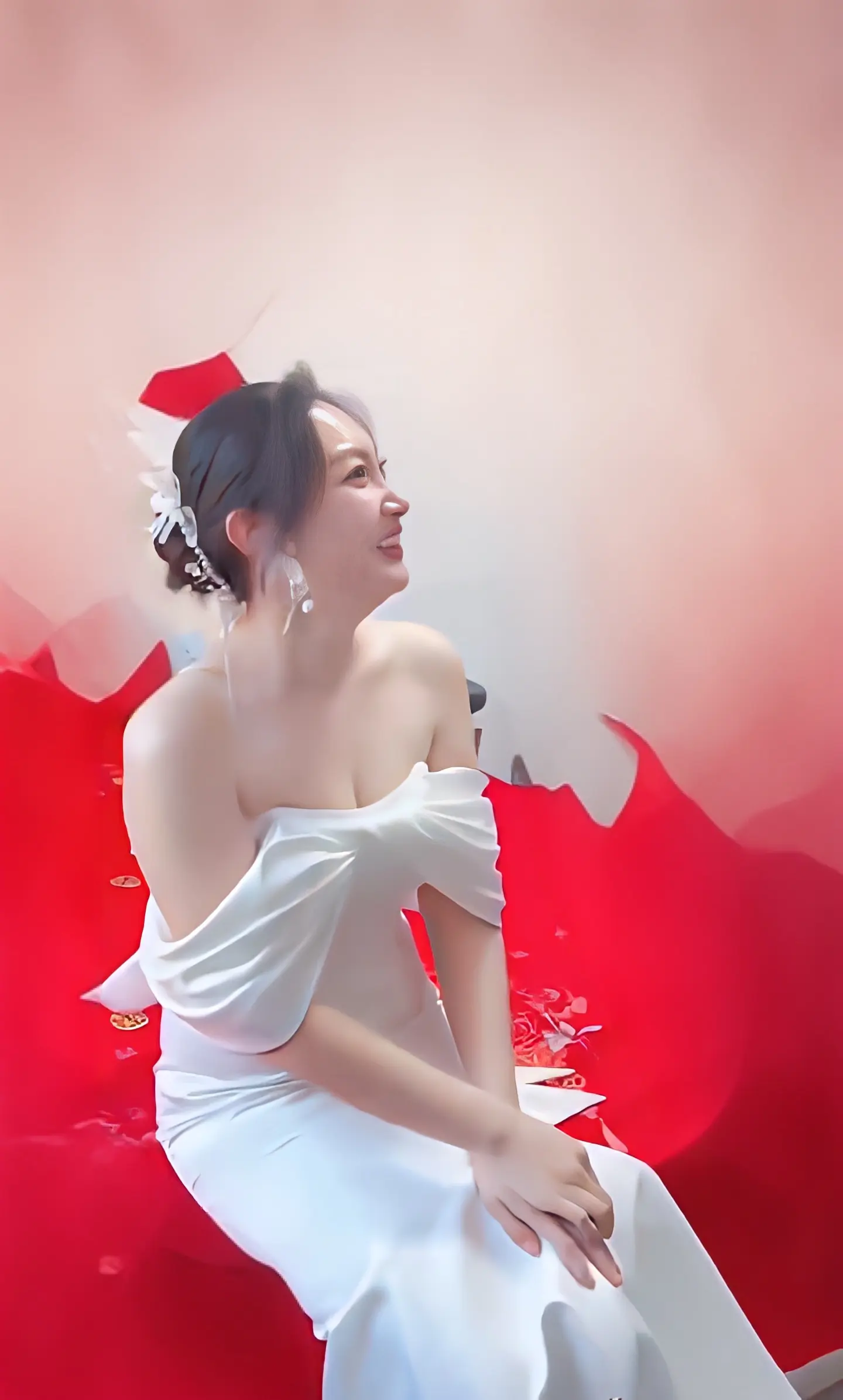 新娘的笑容可真白