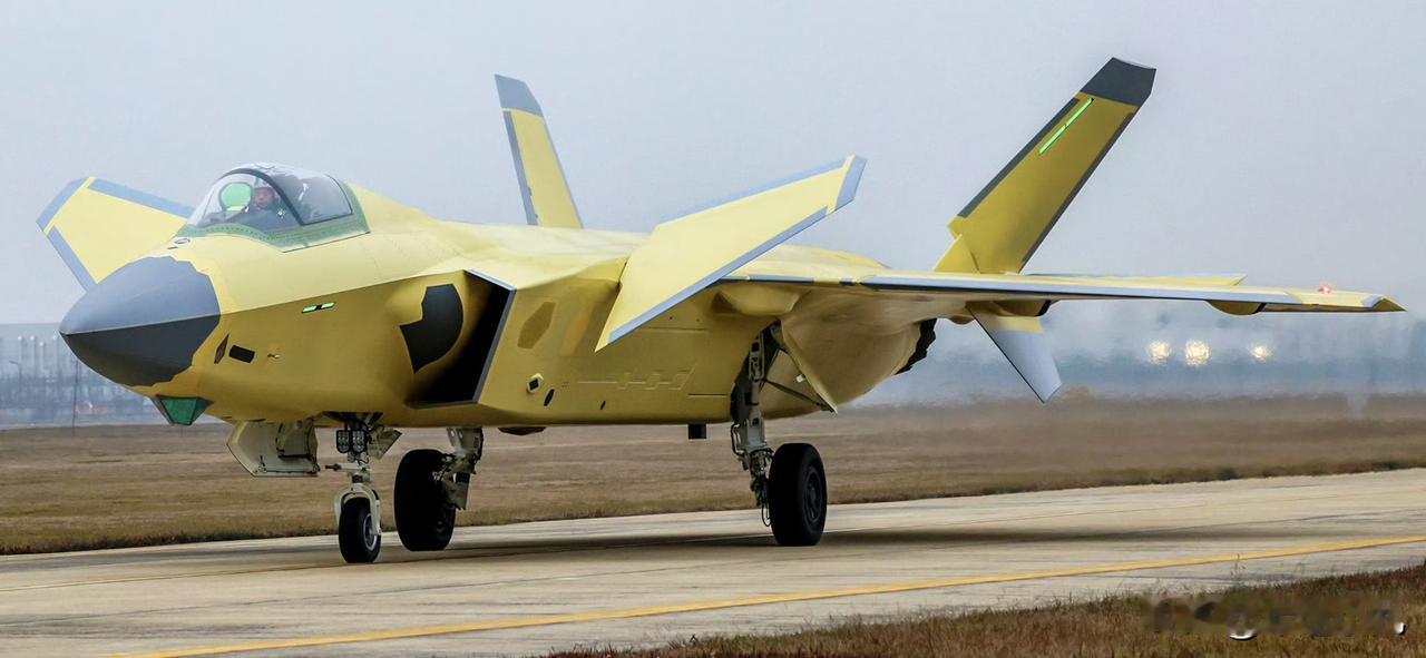 成飞首次公开展示，歼20A黄皮机，批量生产能力已经形成？

成飞，还是那个成飞，