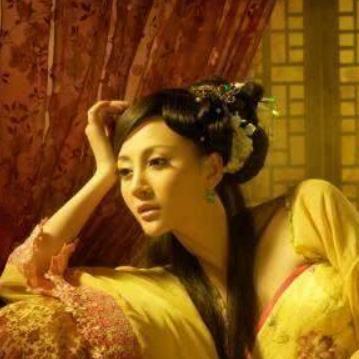 公元698年的一天晚上，太平公主宠幸了四名男子，第二天早晨，丫鬟们进屋收拾，却发