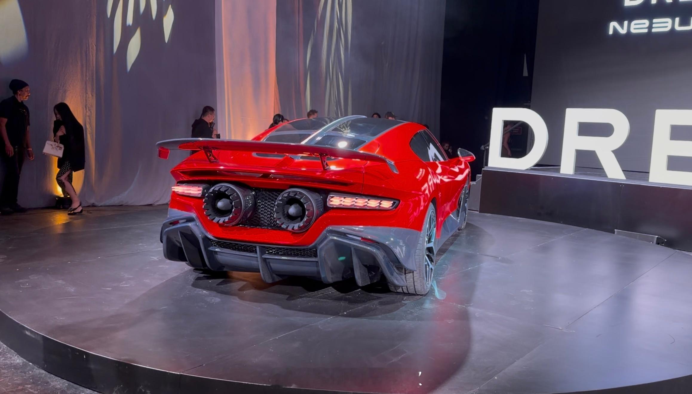 追觅科技发布EMAD电磁全主动悬架系统，该系统响应带宽较传统方案提升10倍，可实