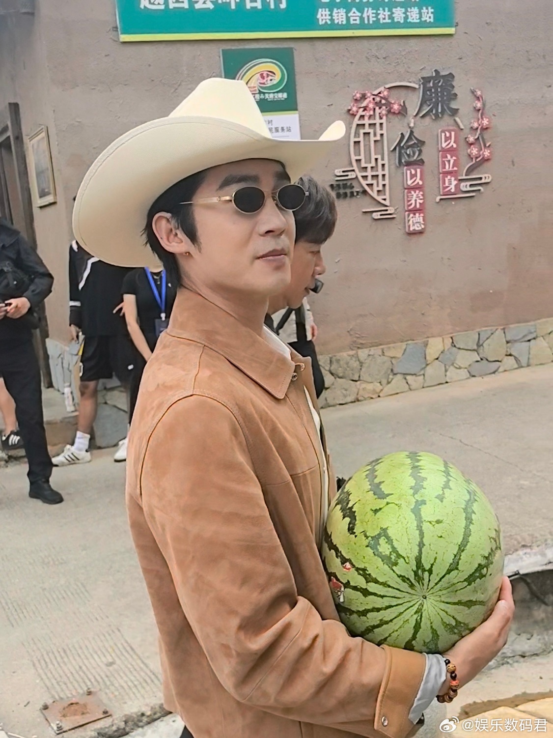 于适抱个好大的瓜于适这波