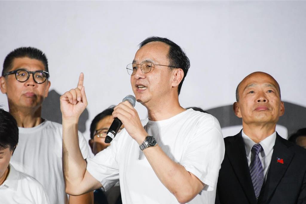 八二三这天重话轰赖清德！朱立伦：把台湾民主推向前所未见危机
今日适逢八二三炮战纪