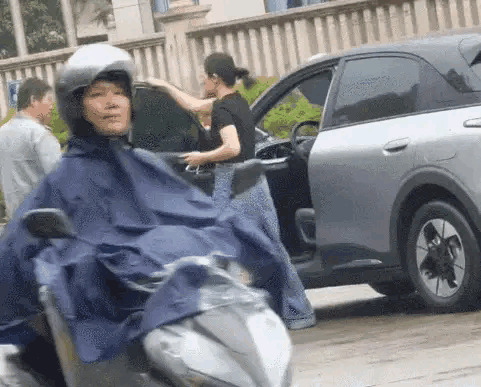 一脚换一巴掌！这到底是互殴还是正当防卫？
 
福建永安街头这起冲突，看完视频全网