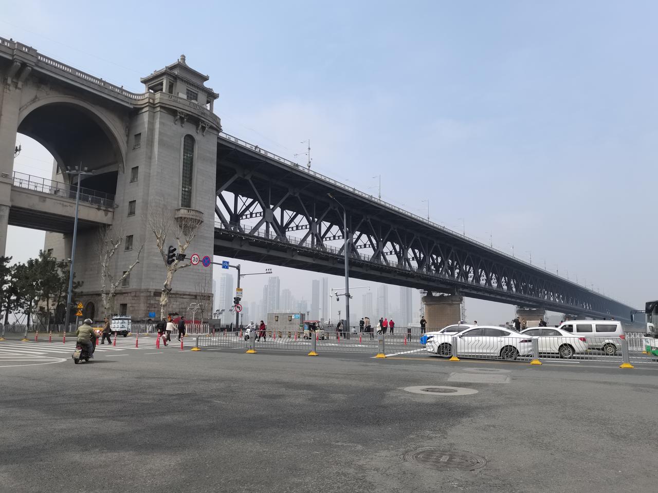 2025年的一场病，让我彻底想明白了这个问题。

躺在病床上的那些天，我反复问自