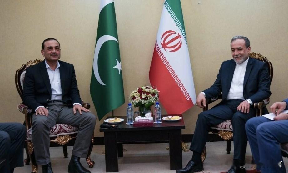 伊朗这就对了，这次谈判虽然派出了外长阿拉格齐，却一个发言引起大家震撼，：

不与