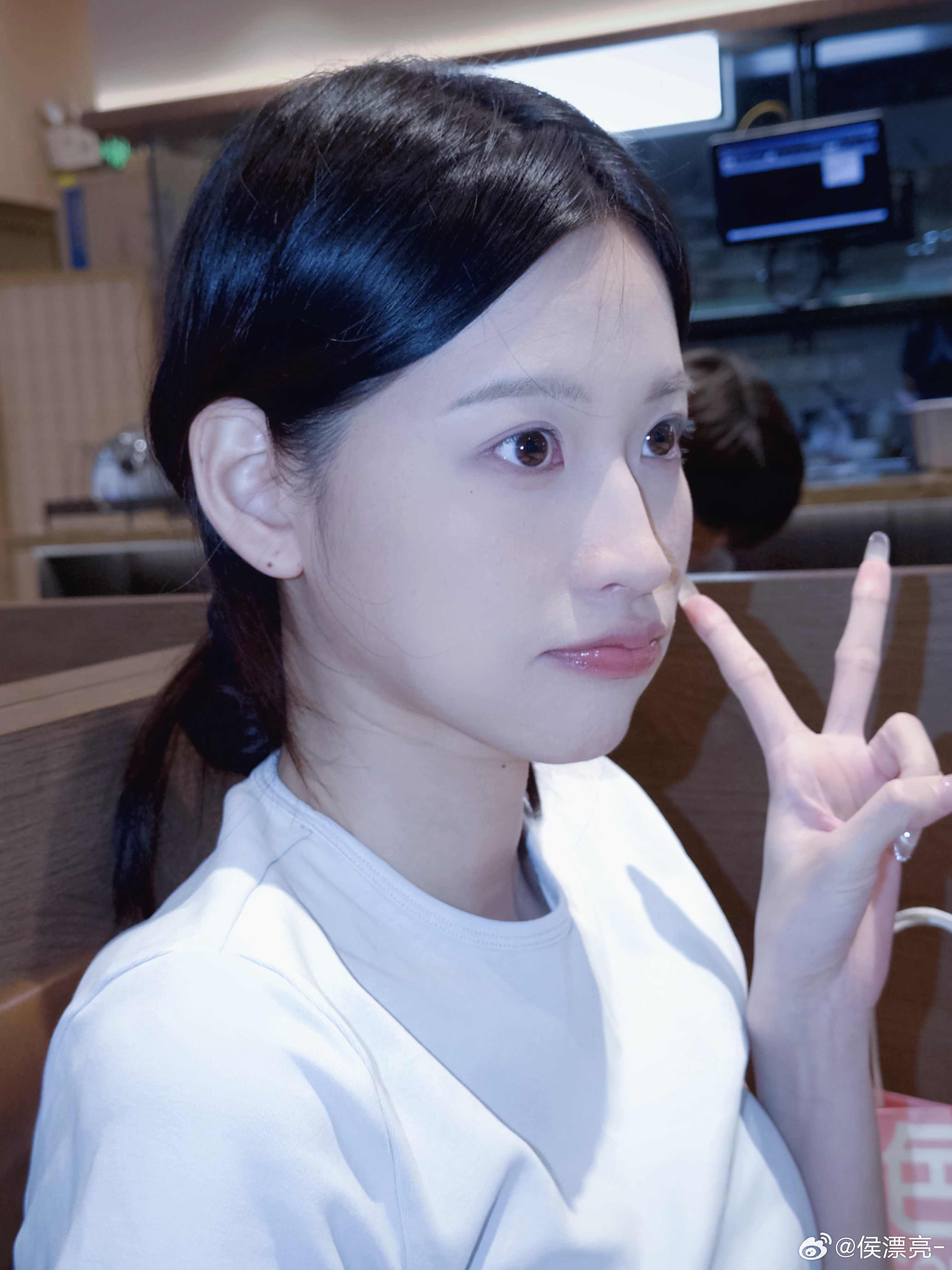 素颜还是个小孩 