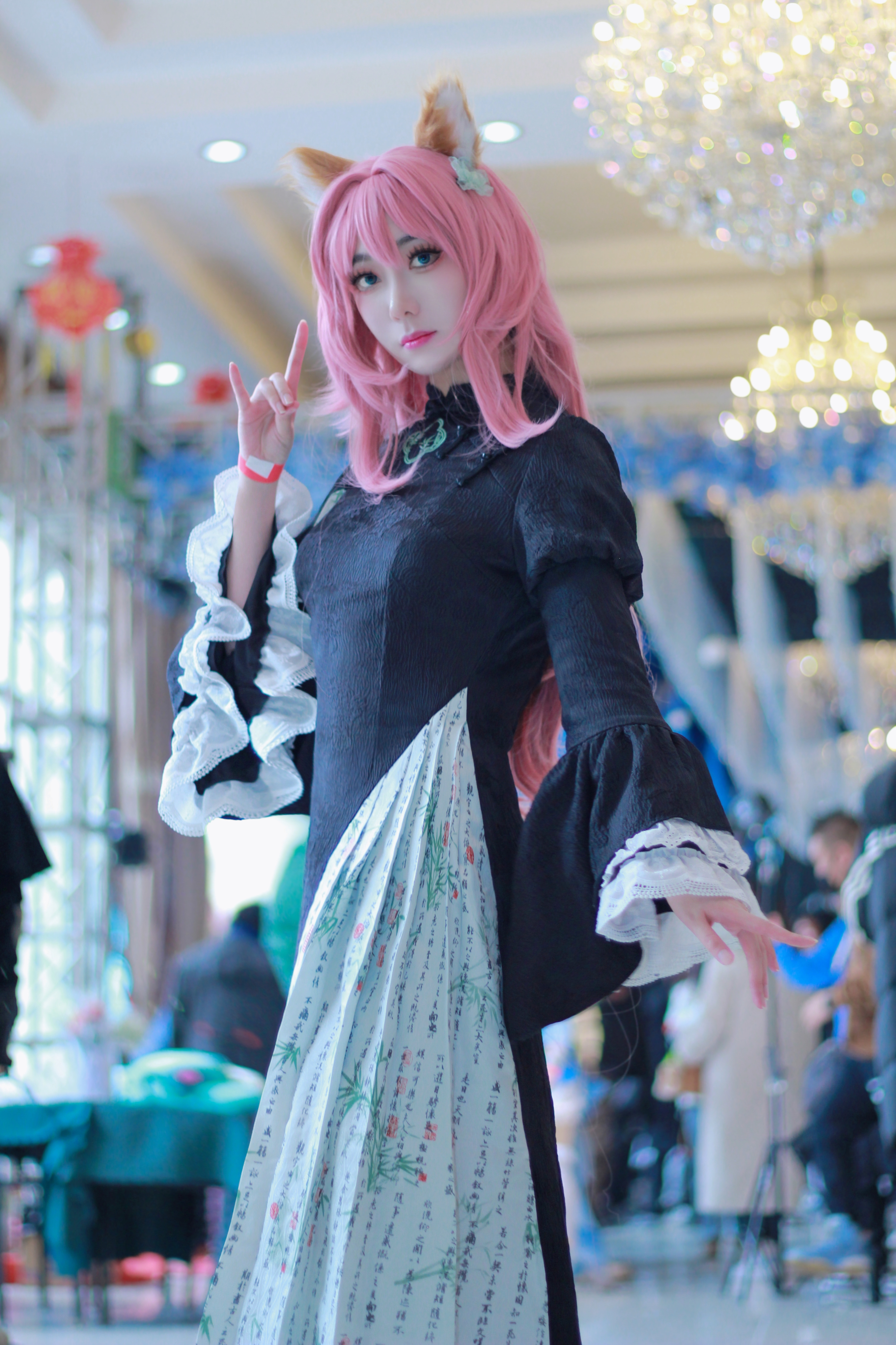 #COS[超话]# 向禁欲的寺庙求姻缘 向不出门的方丈问人生#cosplay##