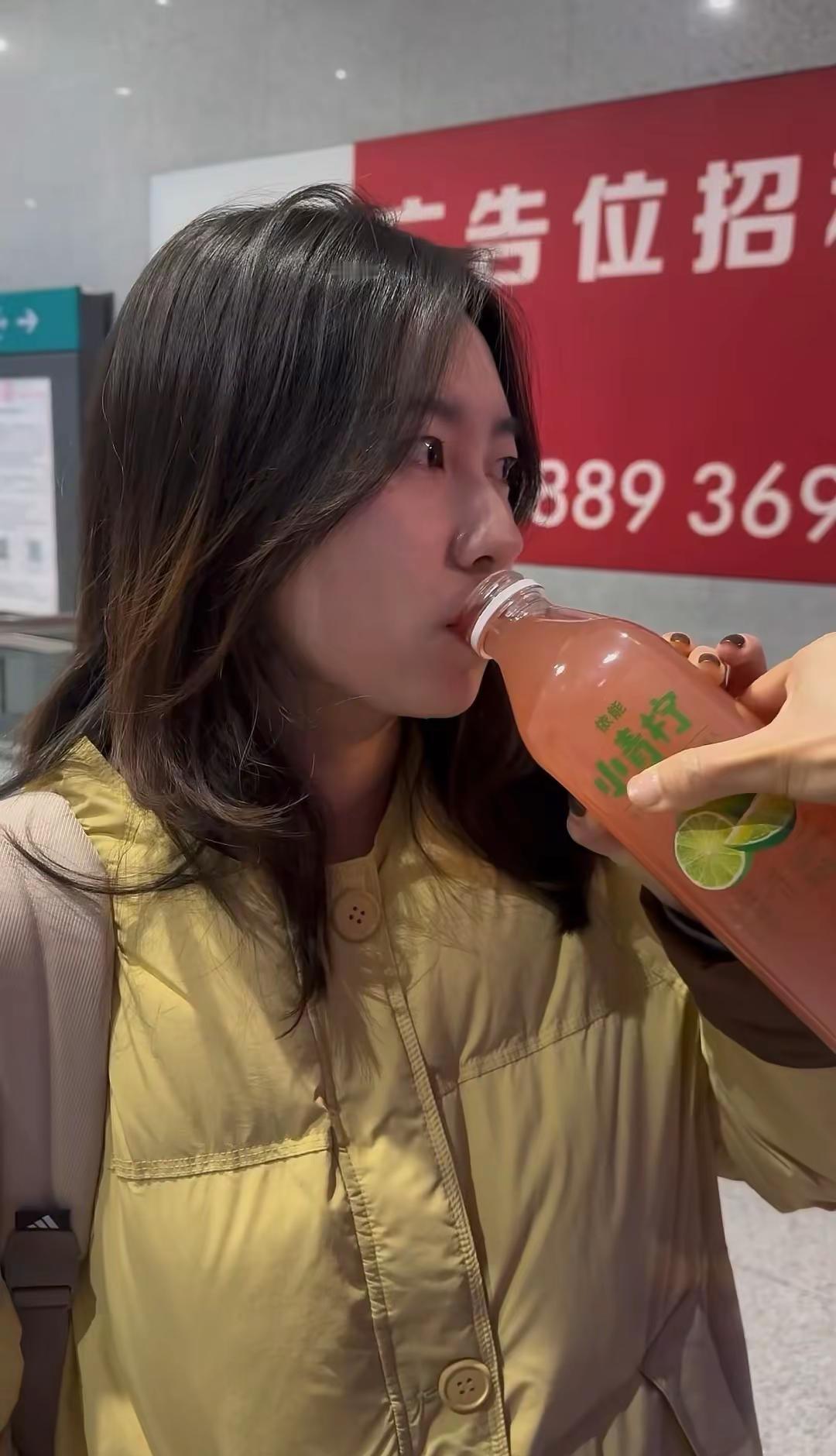 不理解你们为什么那么喜欢喝酒  所以我反复品尝试图理解