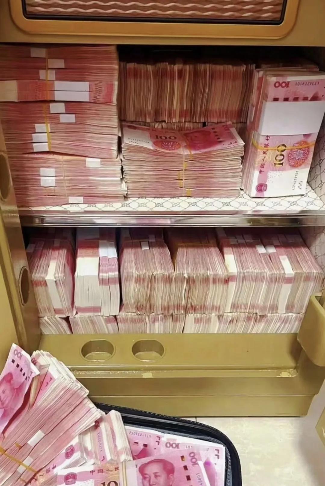 如果你突然有钱了，记住这样做，横财变长财
 
1. 守口如瓶，谁都不透露，哪怕是