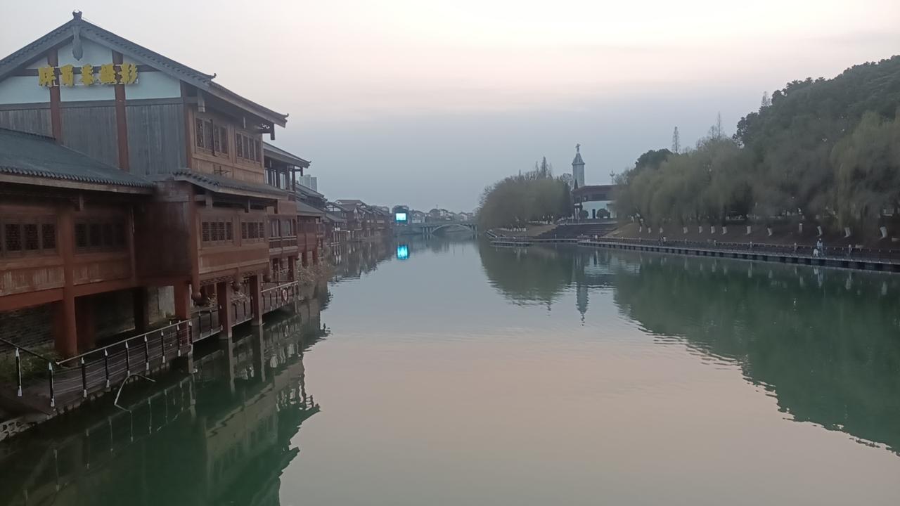 - 饮食搭配要均衡
- 粗细粮结合：主食可选择大米、白面，搭配玉米、小米、燕麦等