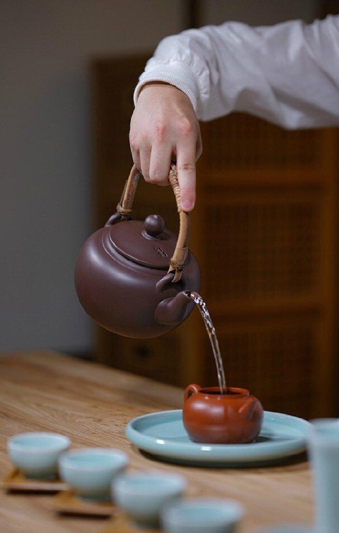 今天是公元2026年4月23日,星期四,农历三月初七.
丙午年 壬辰月 丁卯日;