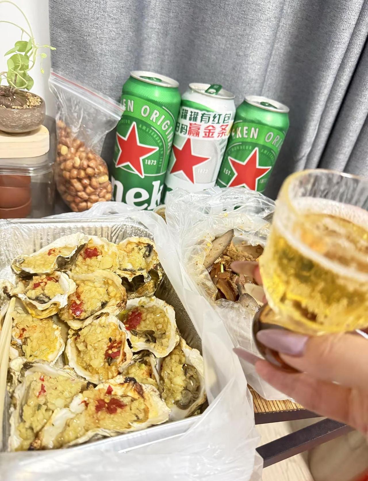 成年人的解压方式，不用迁就，不用解释，小酌几杯，和自己和解，不是戒不了酒，是戒不