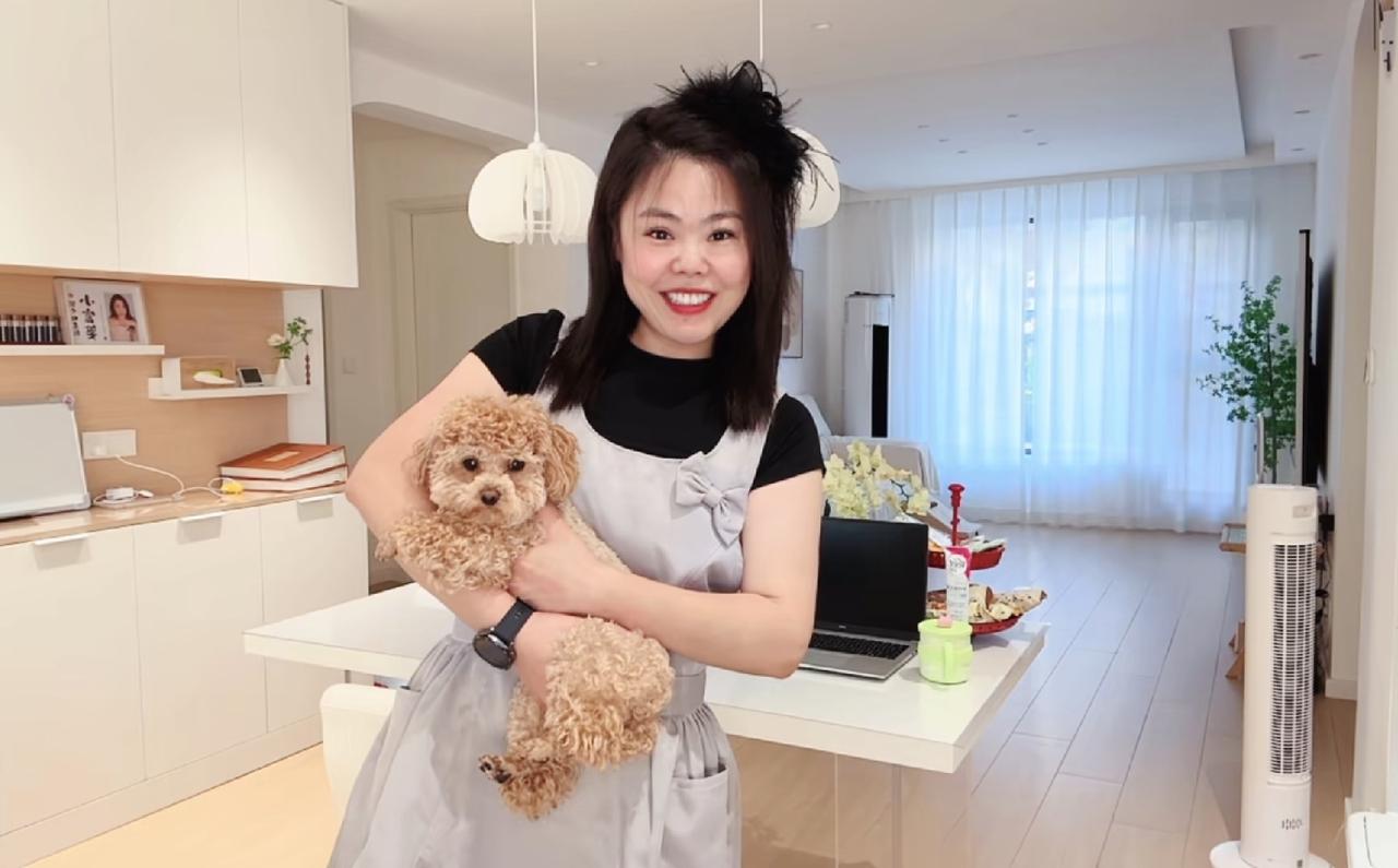 苦茶丹丹香，炫耀自己95平方小三室！
又在夸大其词，单身女人并不单身，168平花